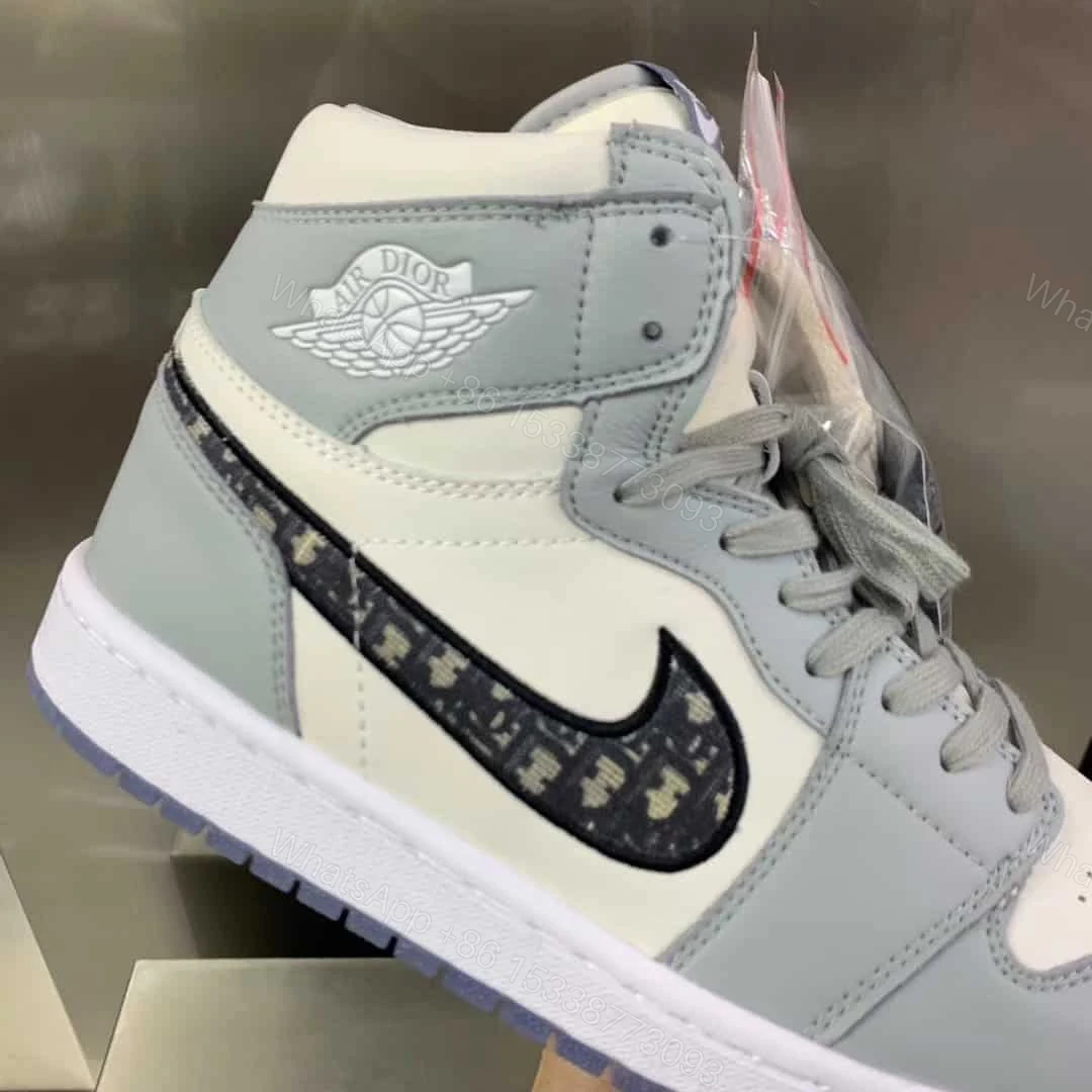 View 4 of DIOR AIR JORDAN 1 HIGH OG SNEAKER