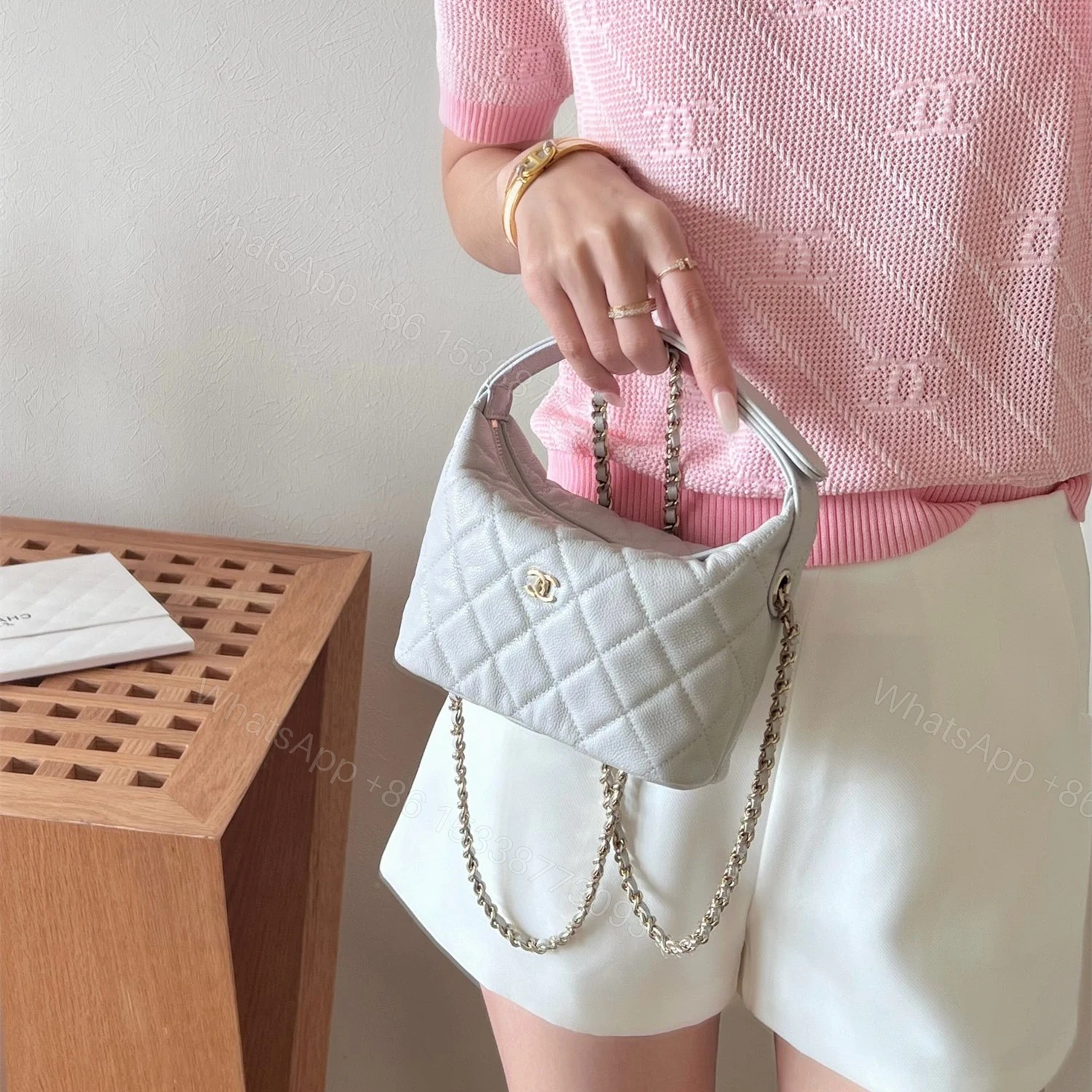 View 11 of 高仿Chanel*25C系列AS4386顆粒面小牛皮飯盒包白色免檢版