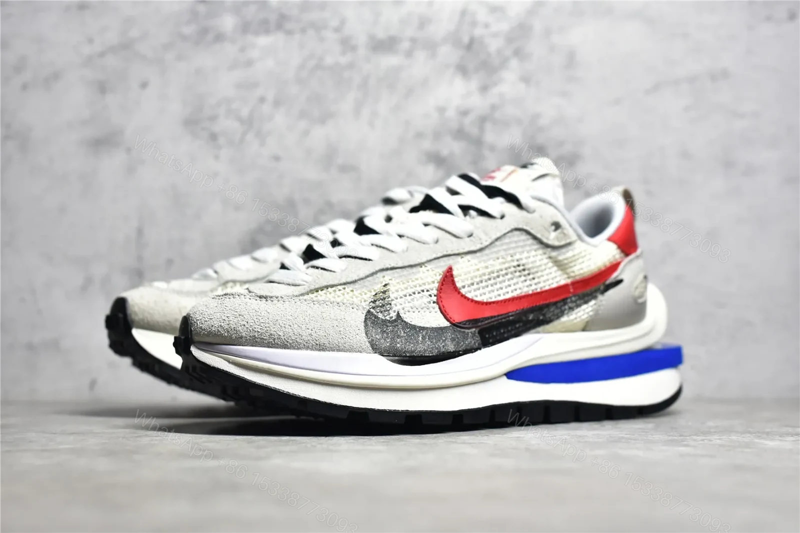 View 2 of Sacai × Nike VaporWaffle “Royal Fuchsia” Reps
