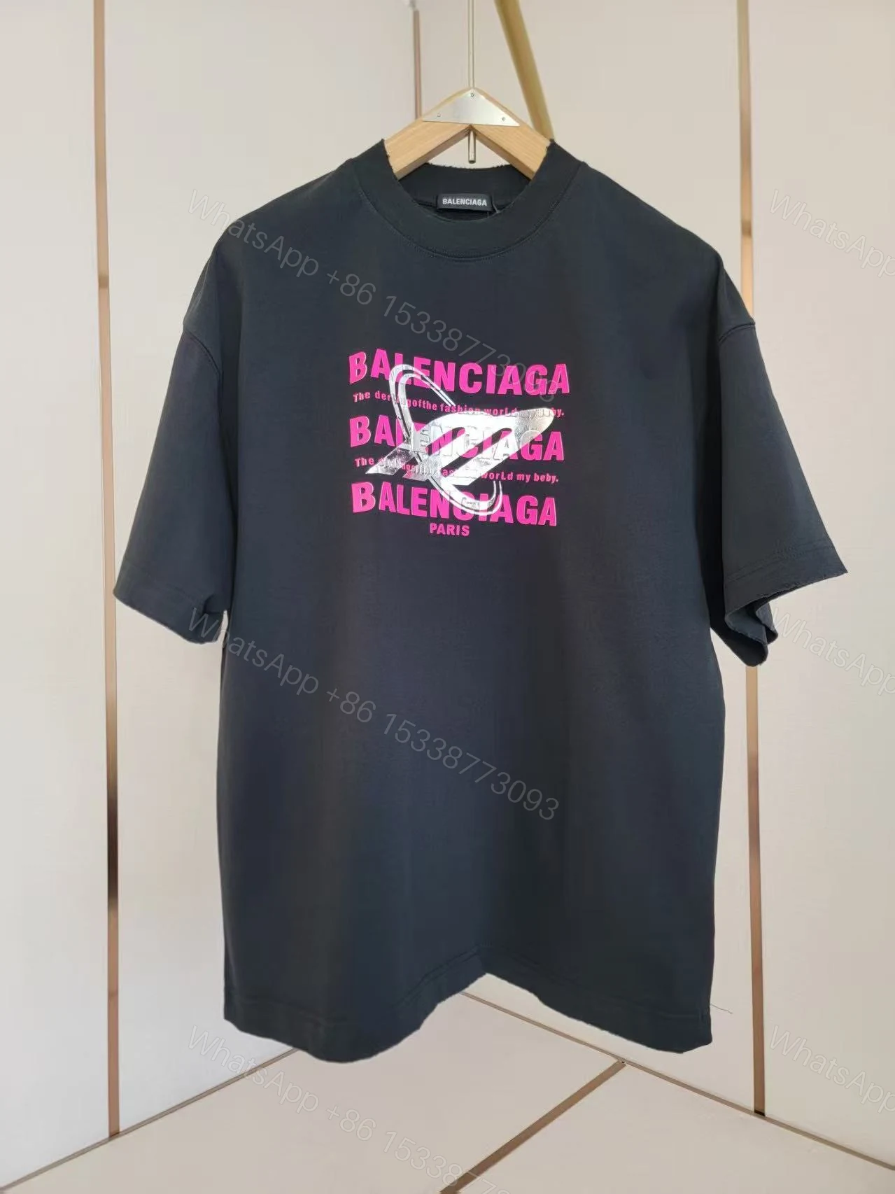 Balenciaga A貨黑色男款印花T恤 街頭風格粉字設計人氣單品 — view 1