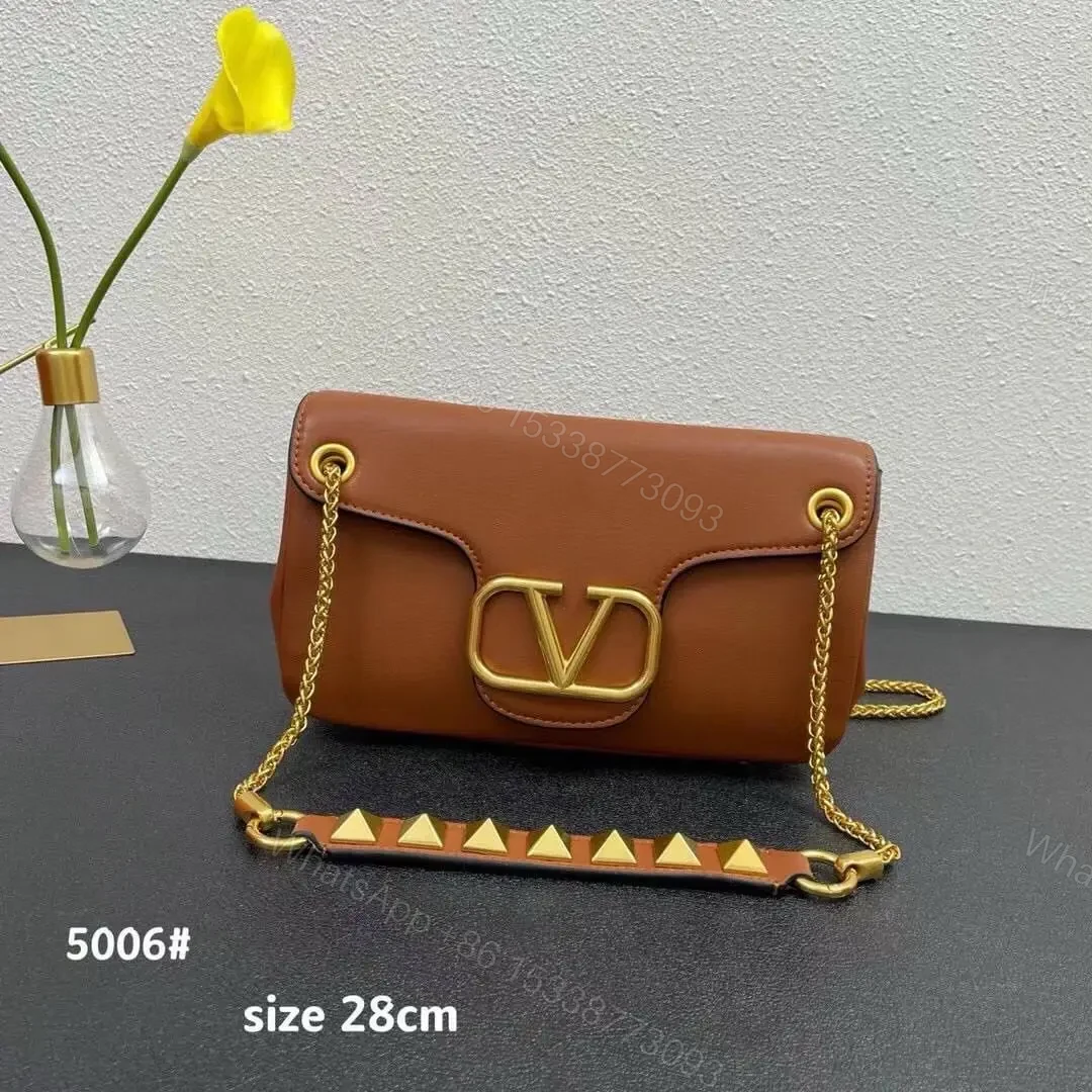 VALENTINO — view 1