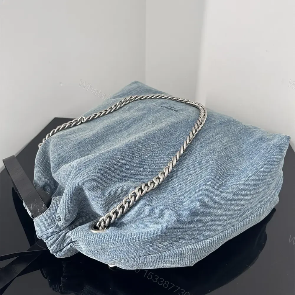 View 4 of 高仿Balenciaga2023年新款Crushtote牛仔布垃圾袋大號