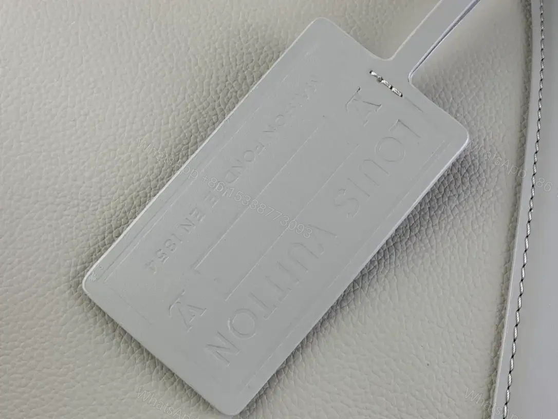 View 7 of LOUIS VUITTON KEEPALL BANDOULIÈRE 50 IN GREY – LBV424