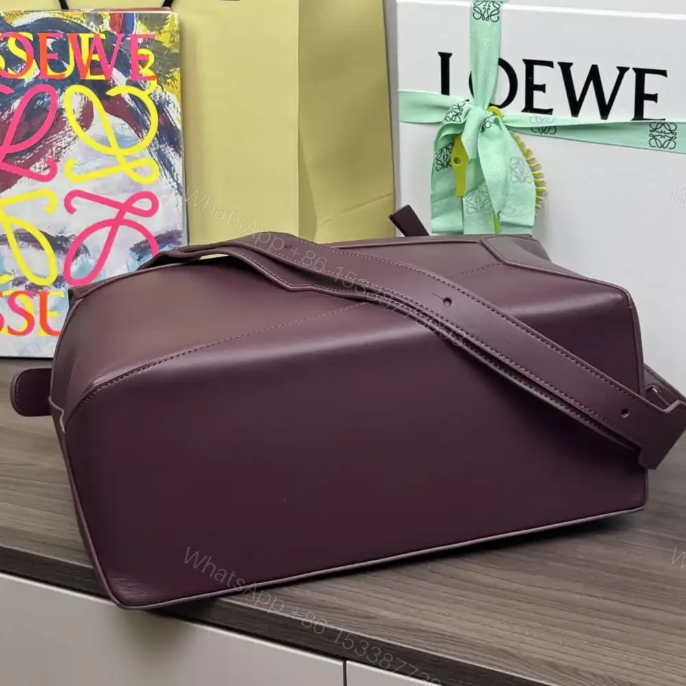 View 3 of 高仿Loewe*Puzzle系列7110小牛皮斜挎包勃艮第紅大號免檢版
