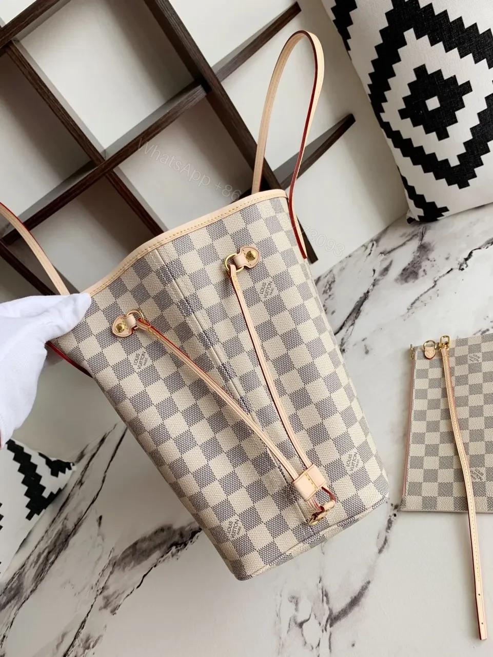 View 6 of Louis Vuitton LV Neverfull Handbags Caro Pattern 32x29x17cm
