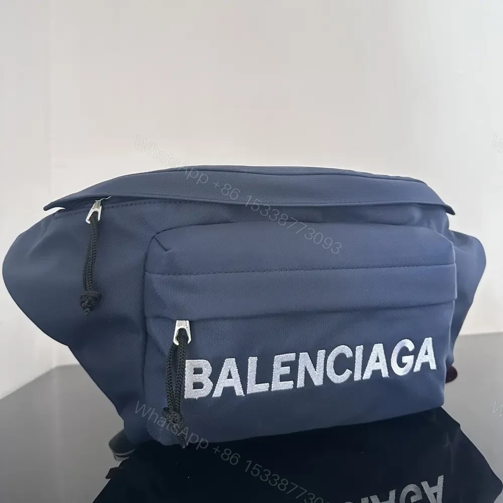 View 3 of 高仿BalenciagaWheelBeltpack系列尼龍胸包藍色