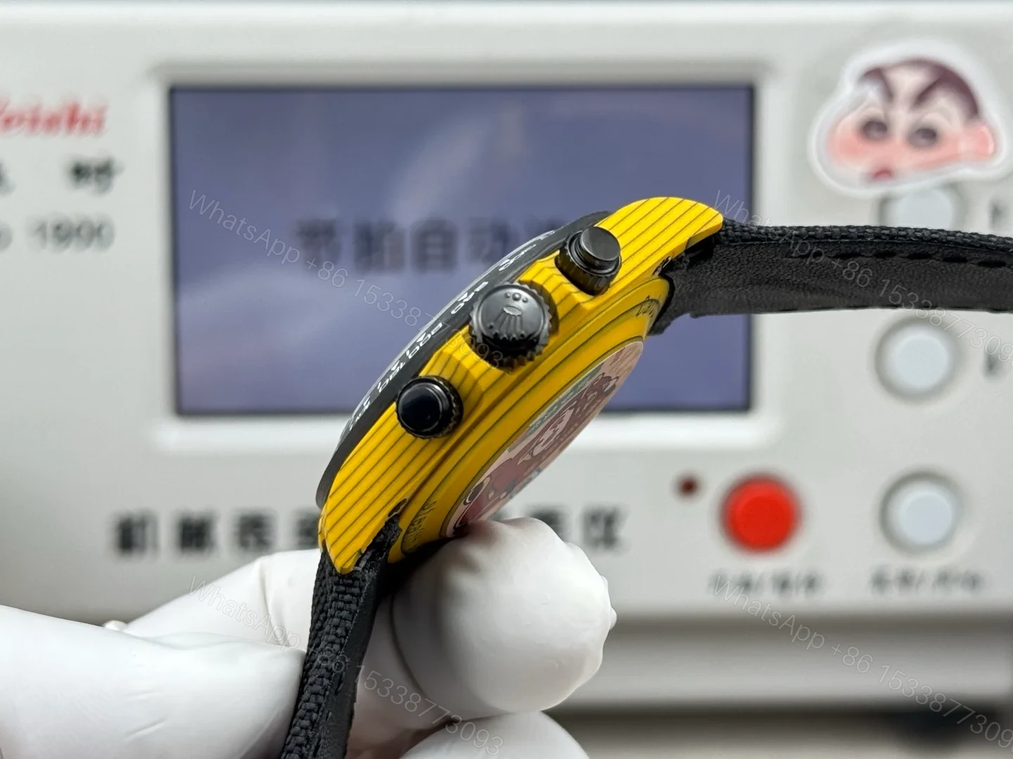 View 7 of Rolex Daytona Yellow Replica 40MM Premium Carbon Fiber Black Fabric Strap RG-ROLEX-DAYTONAR74-YELLOW
