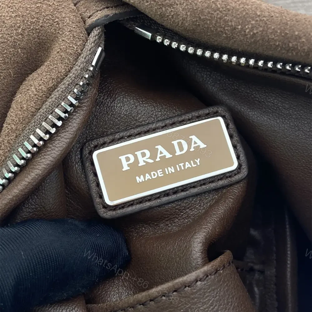 View 9 of 高仿Prada*2VZ114男士單肩胸包麂皮棕色免檢版