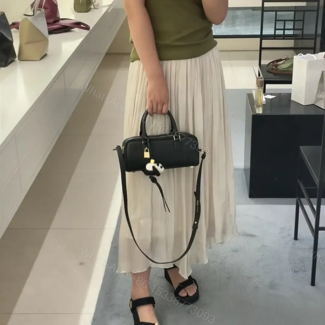 View 21 of 高仿Loewe*Amazona系列1100橫版手提包黑色免檢版