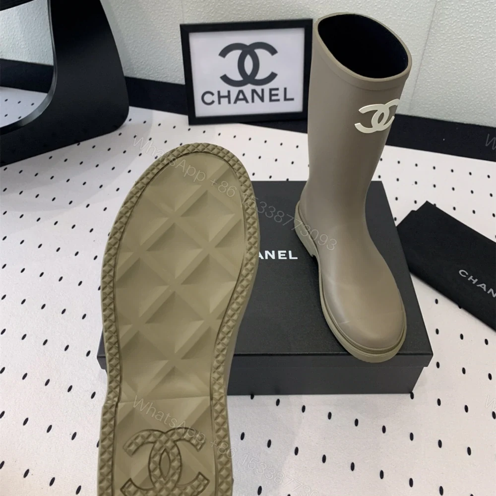 View 9 of 高仿Chanel*25S系列G39620M爆款高筒雨靴沙色免檢版
