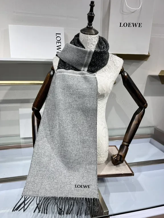 View 4 of Two-Tone LOEWE-Style Wool Scarf: Luxury Warmth & Fringed Edge