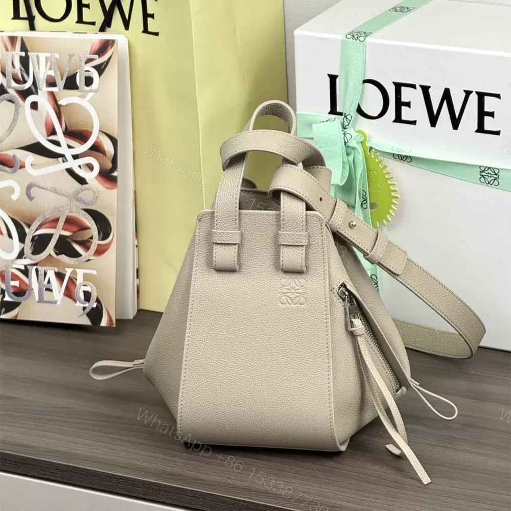 View 4 of 高仿Loewe*Hammock系列5541粒面小牛皮吊床手袋陶土色小號免檢版