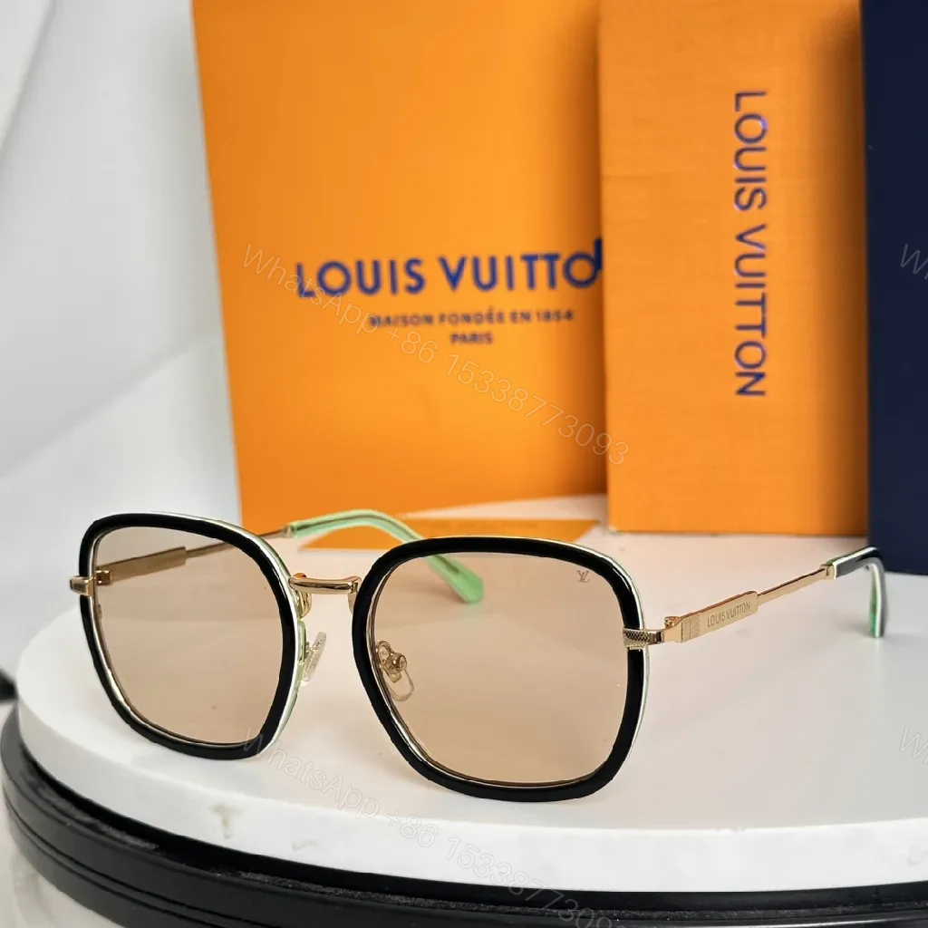 View 4 of Chic Gradient Sunglasses: Luxe Accents, Gradient Lenses