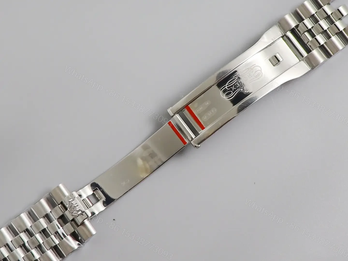 View 8 of Rolex Datejust 41 Stainless Steel Fluted Blue – Roman Dial Jubilee 126334-0026