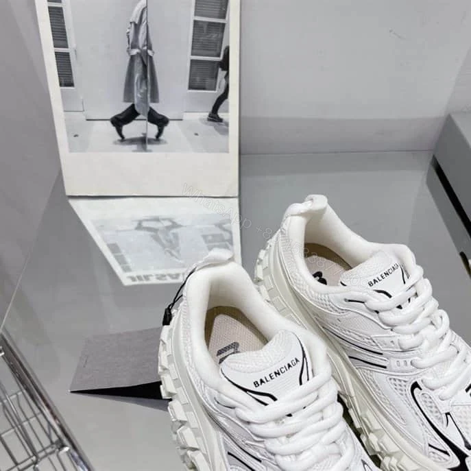 View 8 of BALENCIAGA MEN’S DEFENDER TRAINERS – BB225