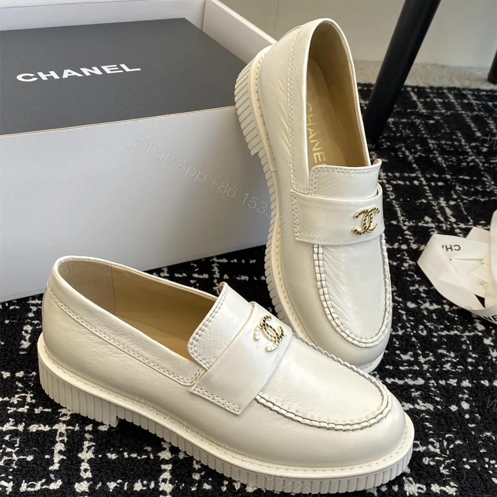 View 3 of 高仿Chanel*25C系列G46112A小牛皮樂福鞋白色免檢版