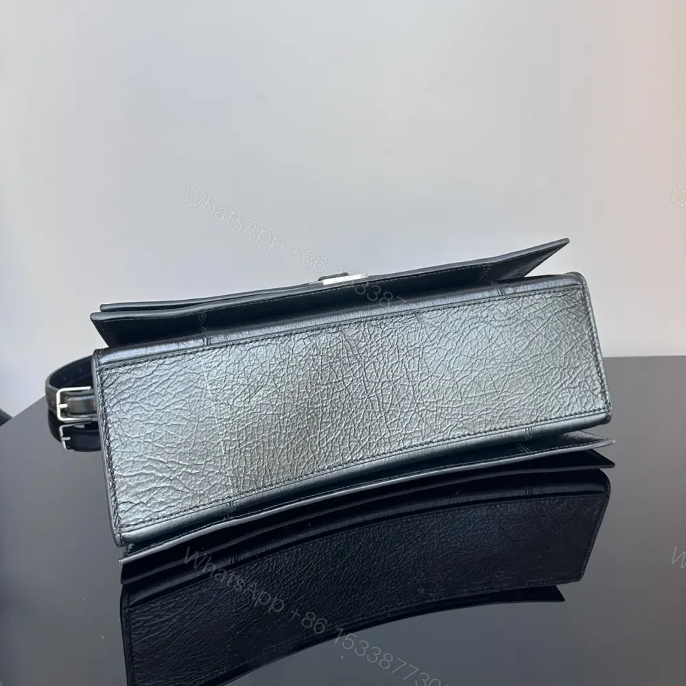View 8 of 高仿Balenciaga冬季新款Crush腋下包黑銀
