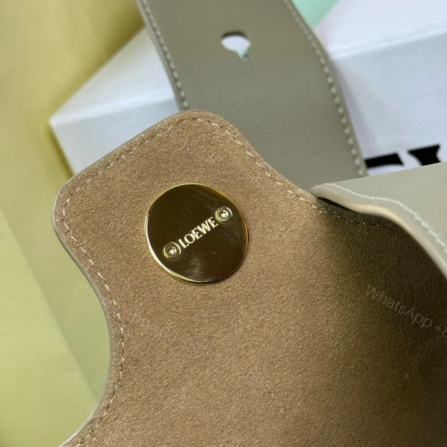 View 8 of 高仿Loewe*Bucket系列4787水桶包桉樹綠色中號免檢版