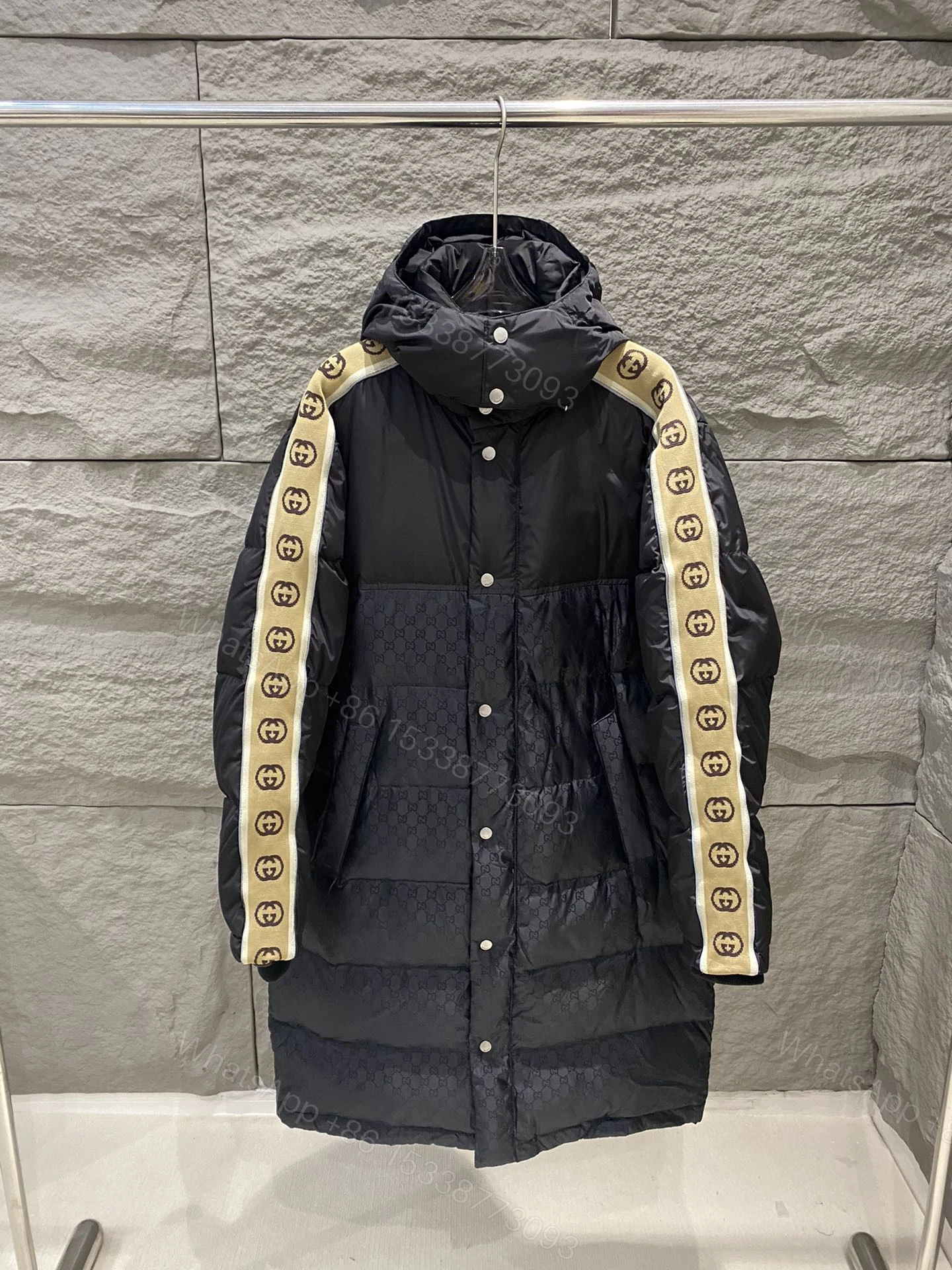 Gucci原單長版羽絨外套復古條紋拼袖保暖連帽款 — view 1