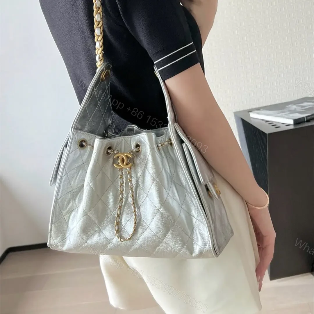 View 23 of 高仿Chanel*25S系列AS5293金屬牛皮流浪包銀色小號免檢版