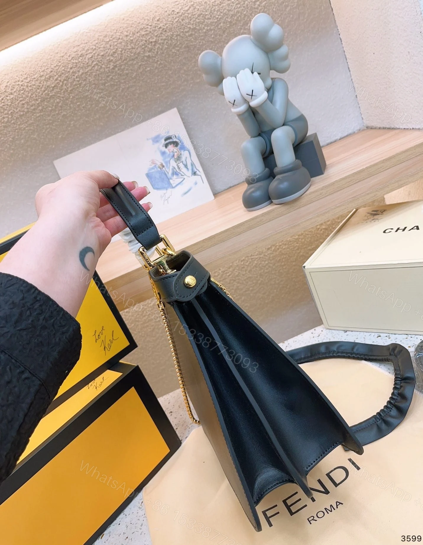 View 4 of FENDI PEEKABOO ISEEU PETITE BLACK 32CM