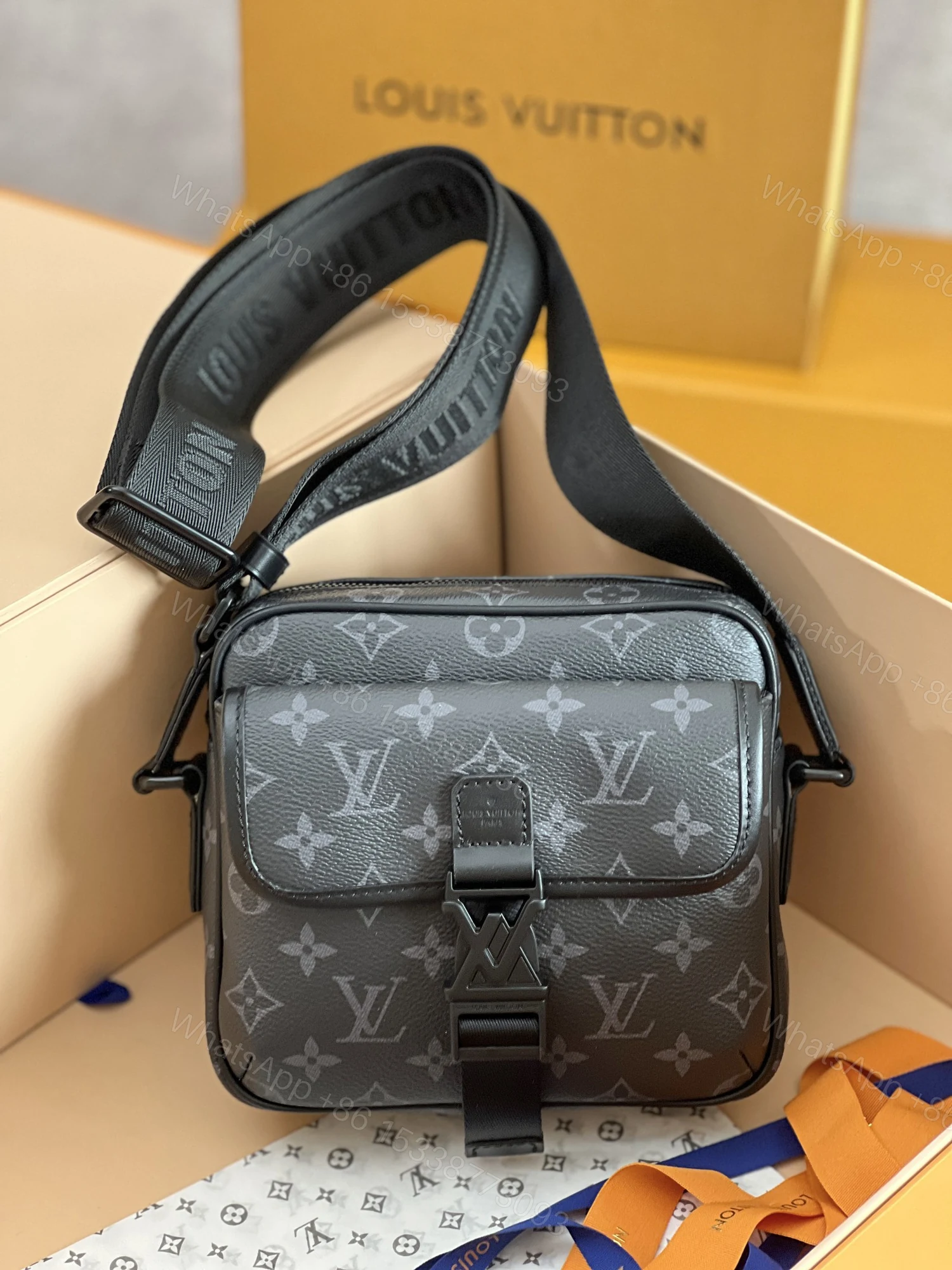 LV 一比一Monogram Eclipse郵差包 M12518潮流通勤百搭推薦款 — view 1