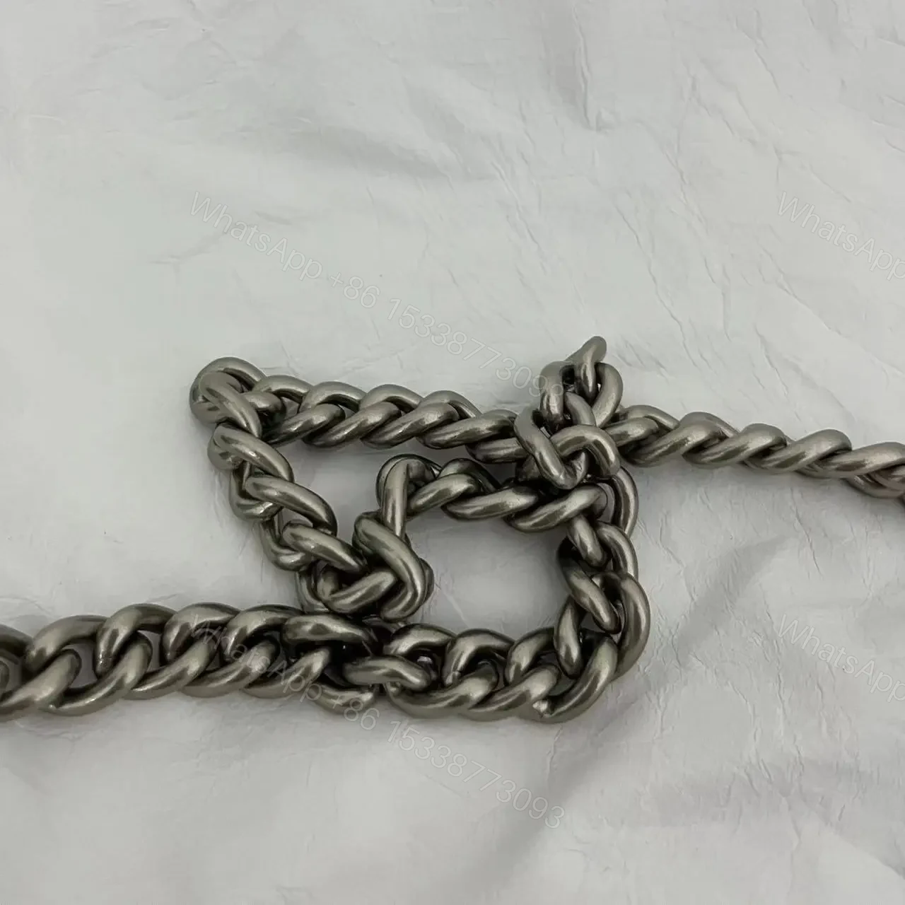 View 14 of 高仿Balenciaga2023Crushtote褶皺牛皮手拎袋小號
