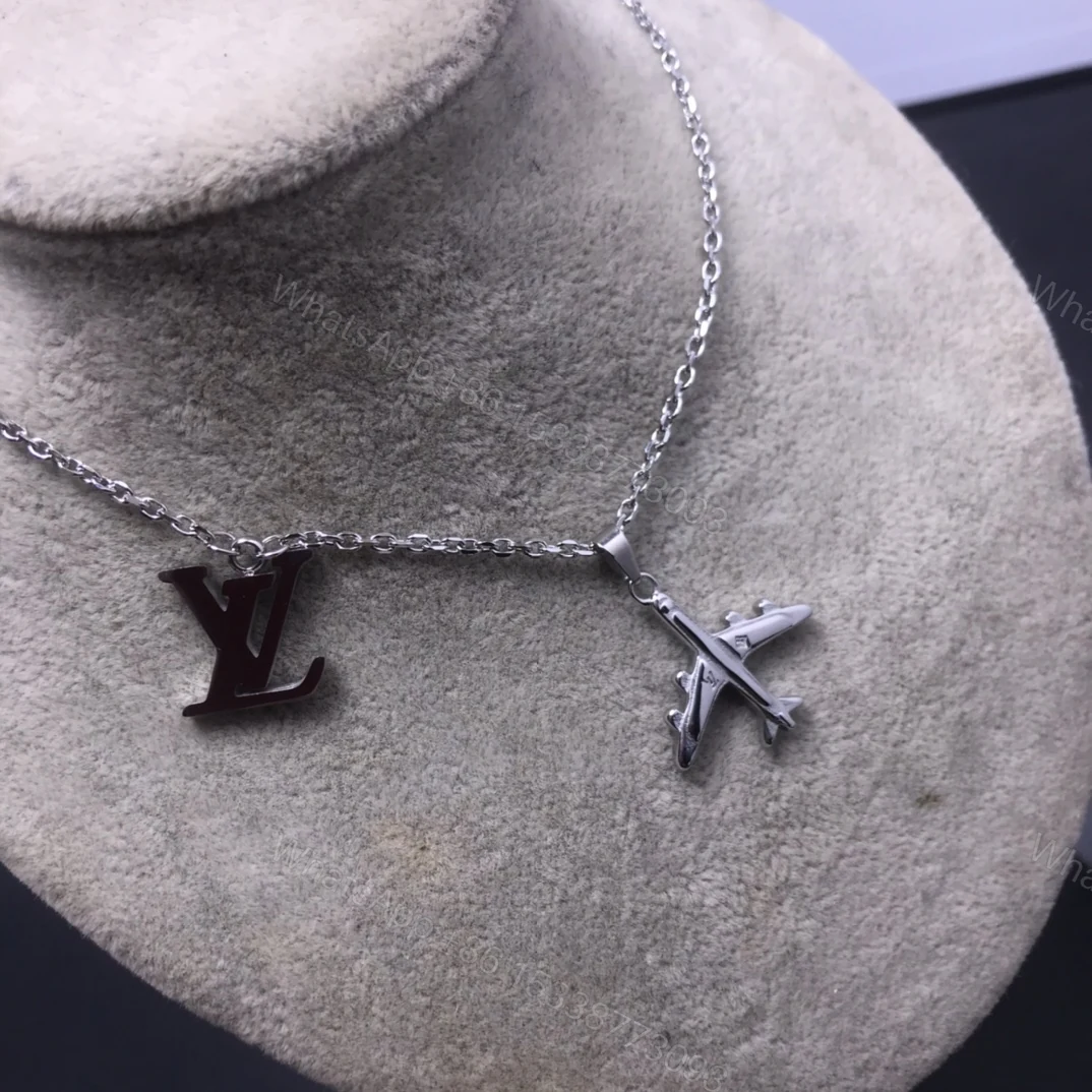 View 4 of EN – Lux LV Necklaces 086