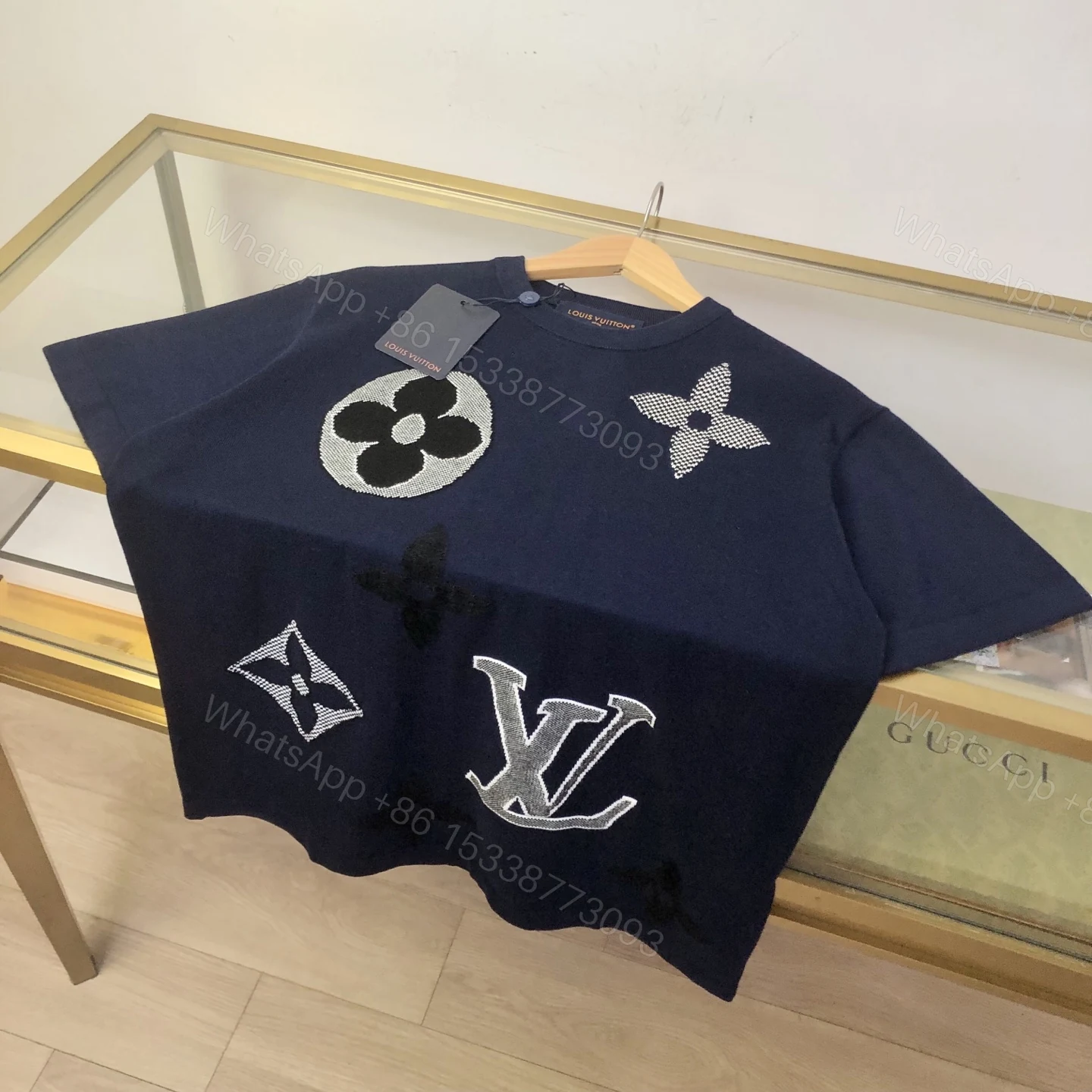 LV 高仿 男款 深藍 Monogram 短袖T恤 低調質感圖紋款 — view 1