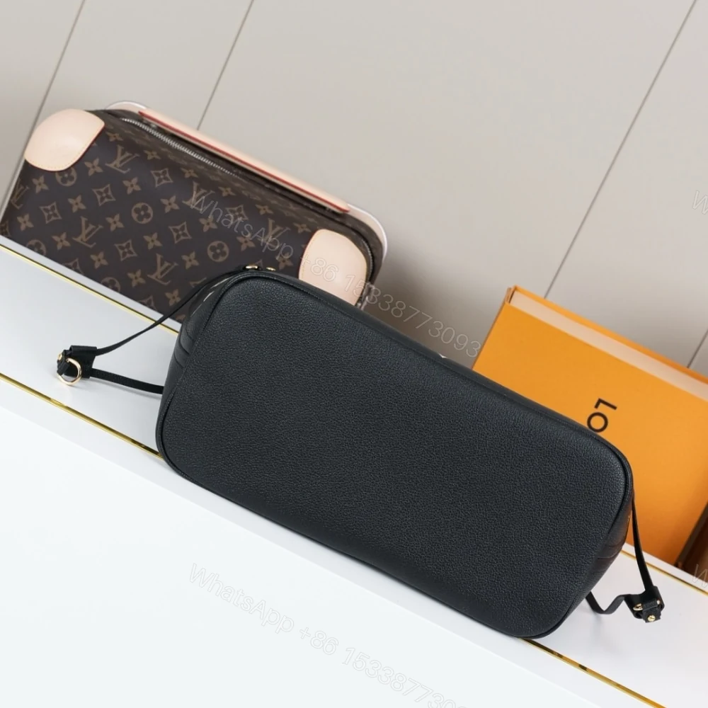 View 5 of Louis Vuitton Neverfull MM Black 31Cm M58907