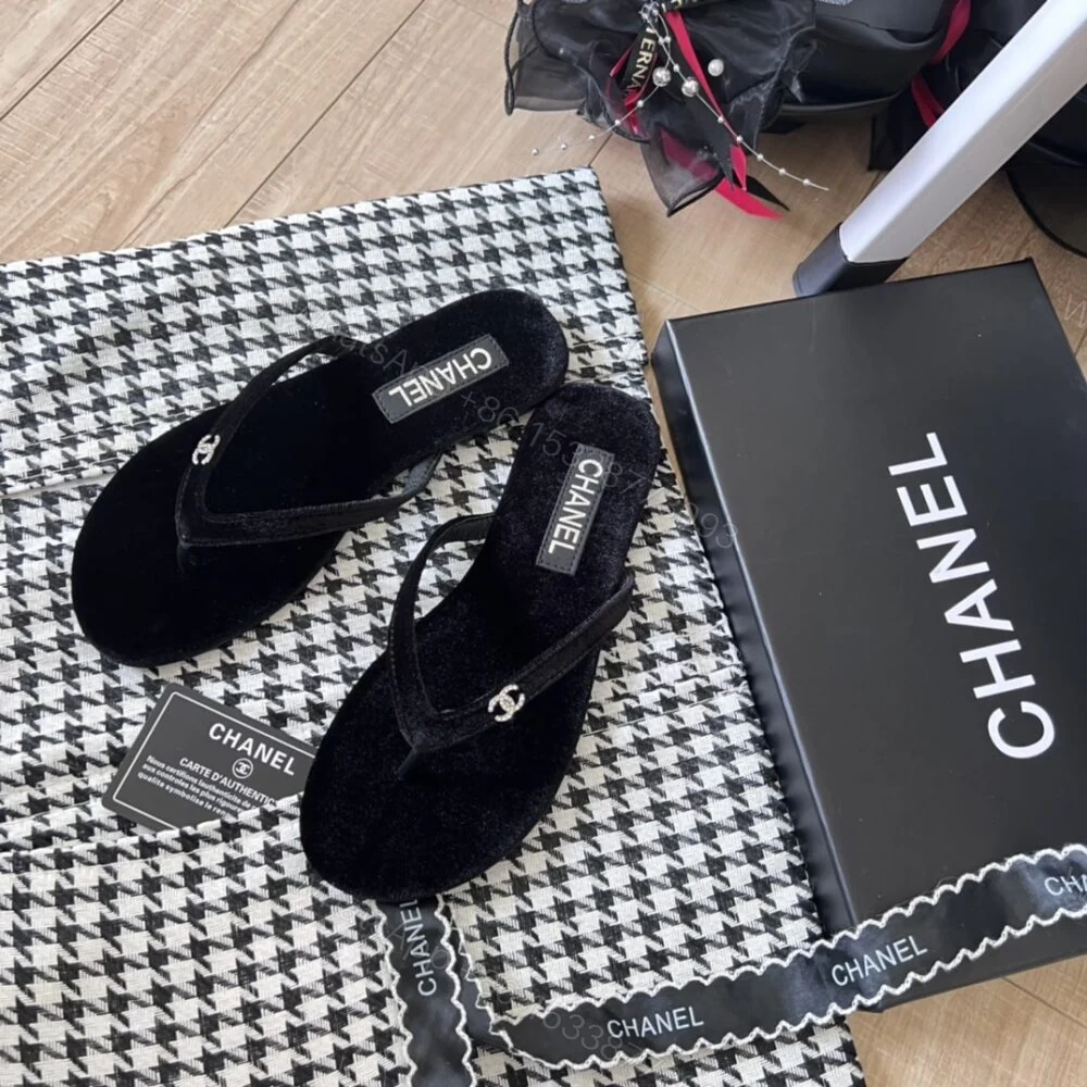 View 4 of Chanel Thongs Slipper Velvet In Black