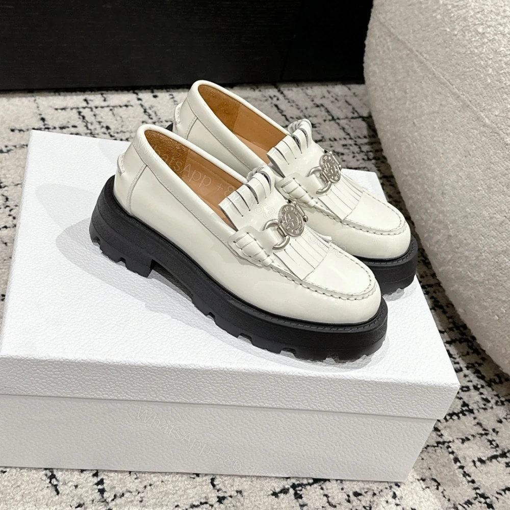 View 3 of 高仿Dior*Emblem系列KDB963女款樂福鞋白色免檢版