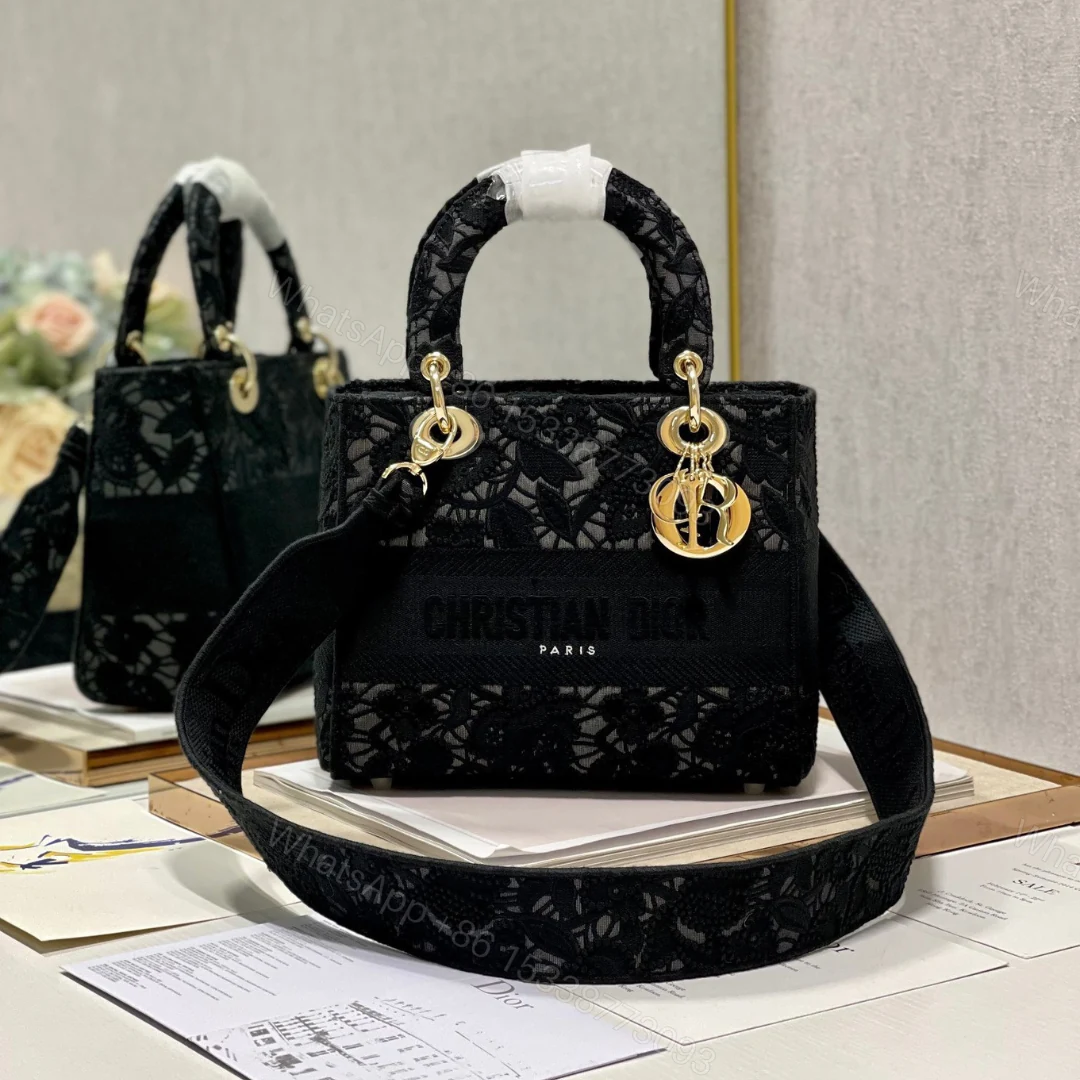 Túi Xách Dior Lady Họa Tiết Ren Hoa Nữ Màu Đen Rep 11 Cao Cấp 24cm — view 1