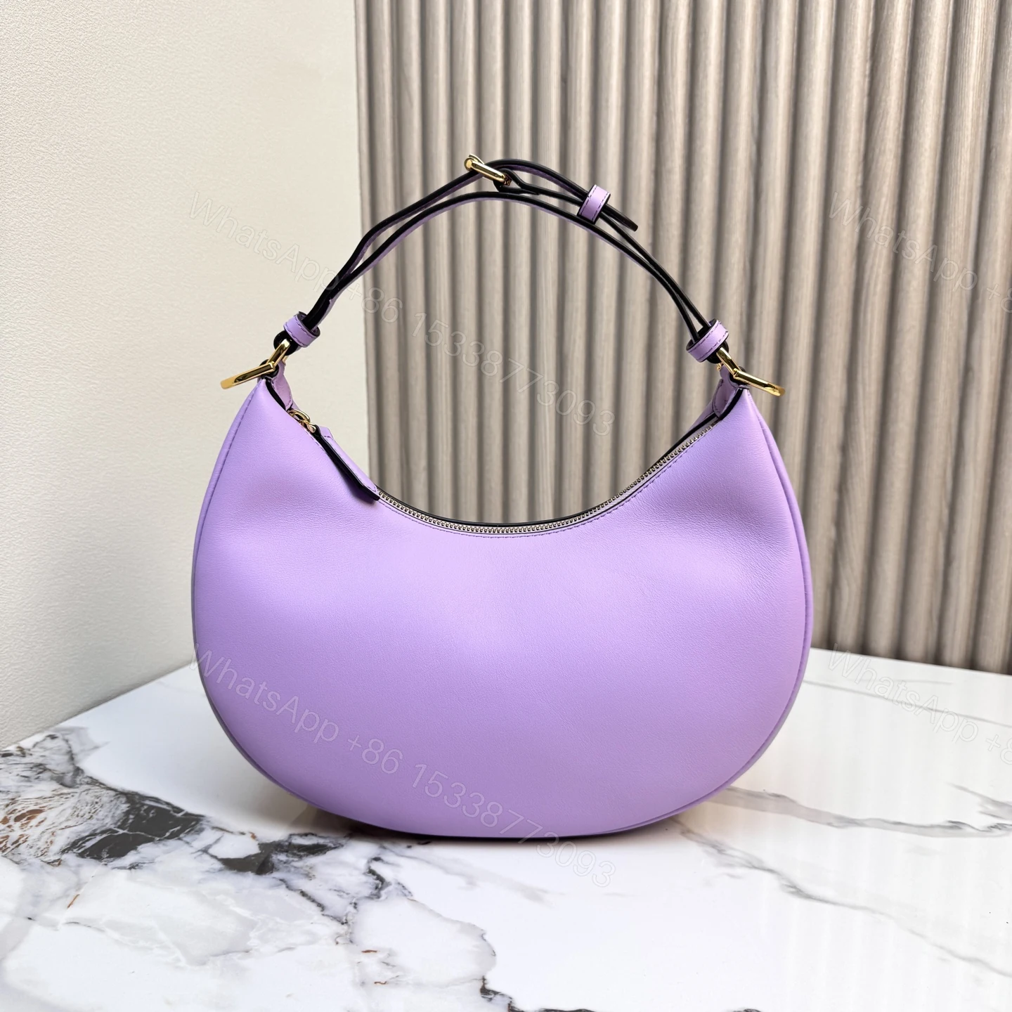 Fendi A貨 Graphy薰衣草紫半月肩背包高級感女包 — view 1