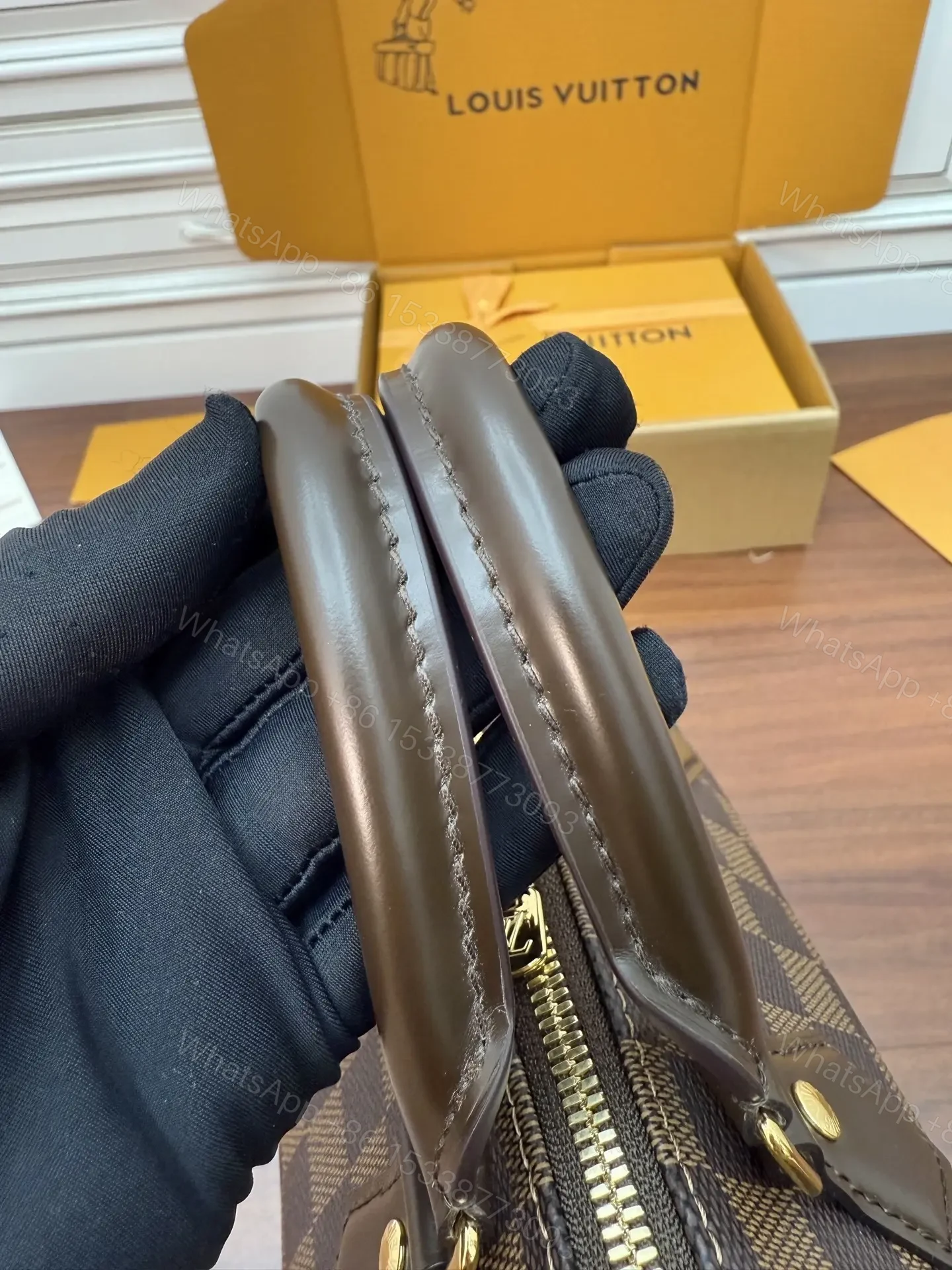 View 4 of Louis Vuitton Speedy Bandoulière 20