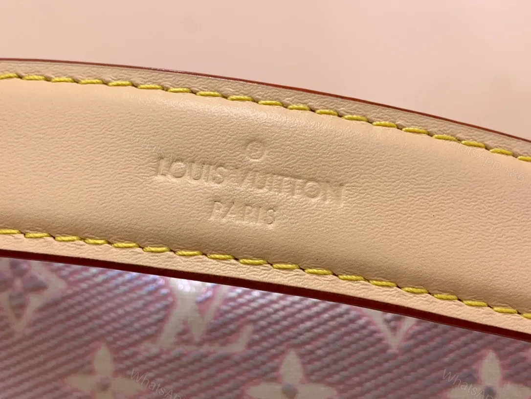 View 6 of Louis Vuitton LV Side Trunk Like Auth Monogram Pattern Handbags 21x14x6cm