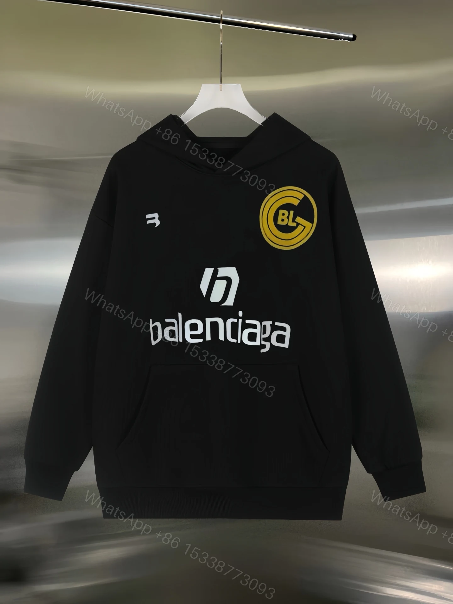 Balenciaga A貨黑色帽T 暗紅哥德體品牌字樣 潮人限定款 — view 1