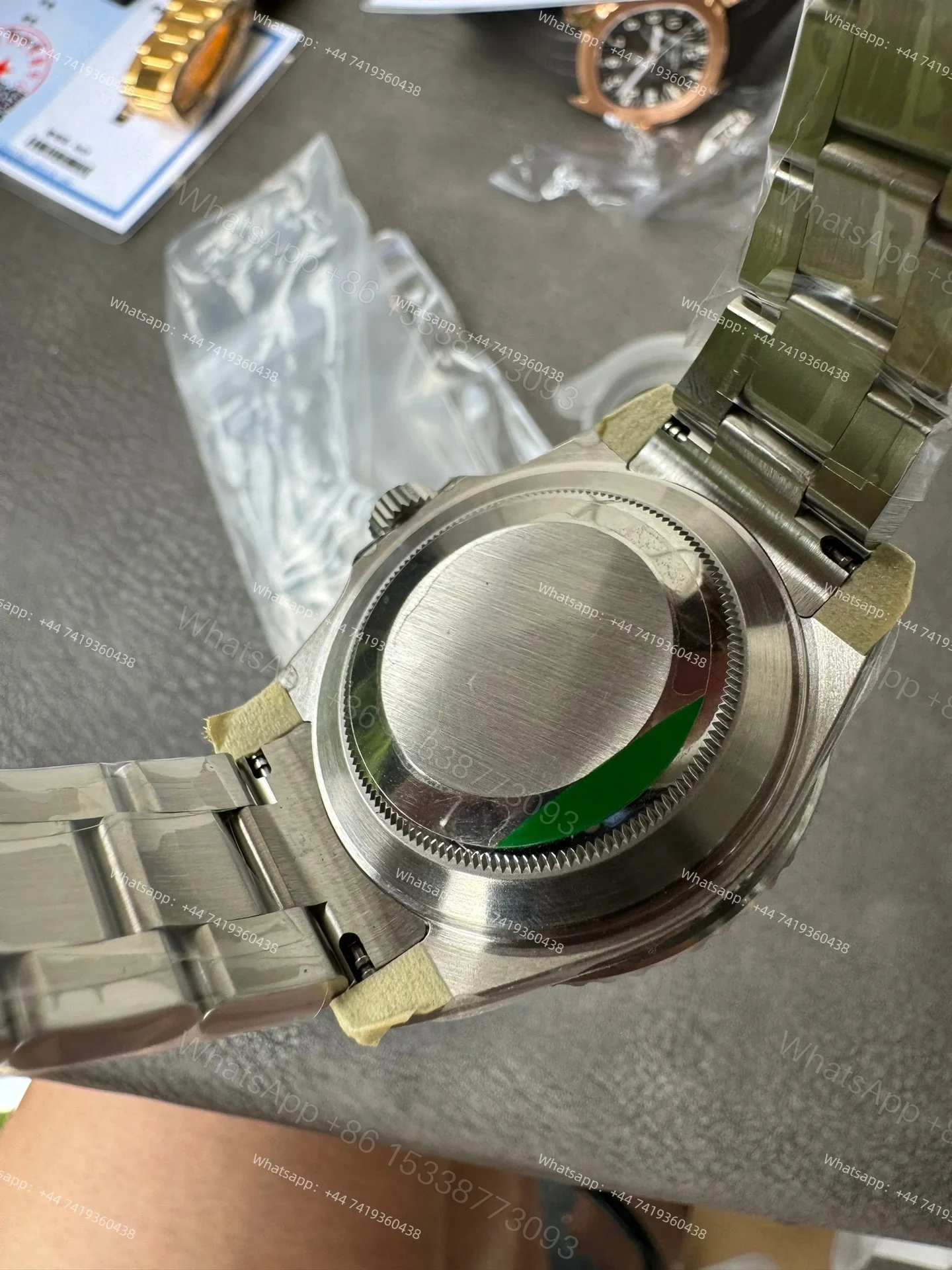 View 9 of Rolex Submariner 16610LV Kermit 1:1 Replica – Green Bezel Black Dial 3135 Movement 40mm Super Clone