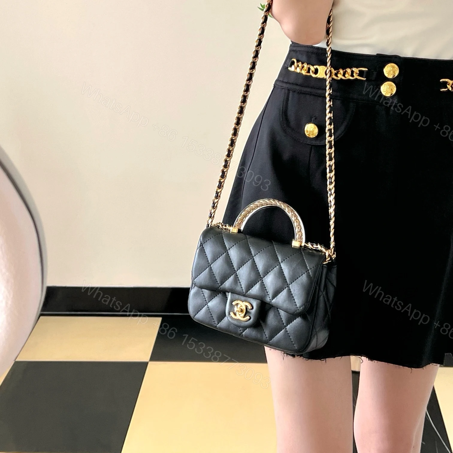 View 17 of 高仿Chanel*24S系列AS4847小羊皮黑色單肩包免檢版