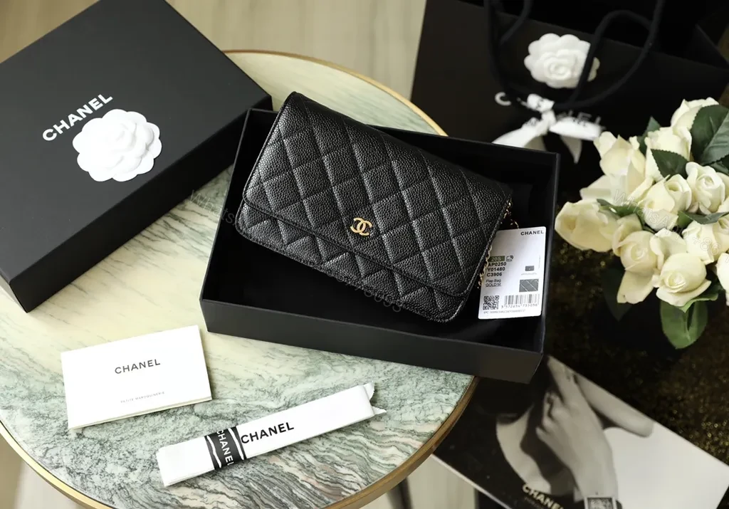 Premium Quilted Wallet: Gold Logo, Caviar Leather, Compact Luxury — view 1