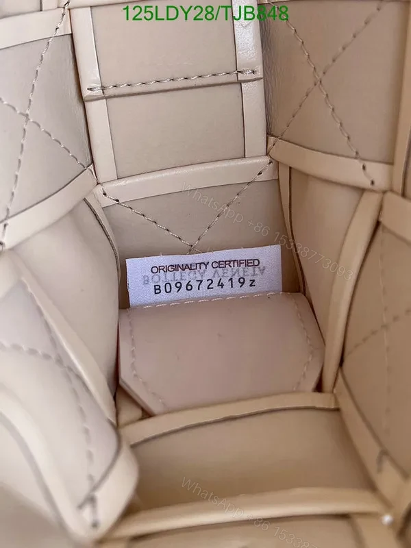 View 33 of Bottega Veneta Premium Nappa Leather Intrecciato Weave Bag with Magnetic Fastening BV9101