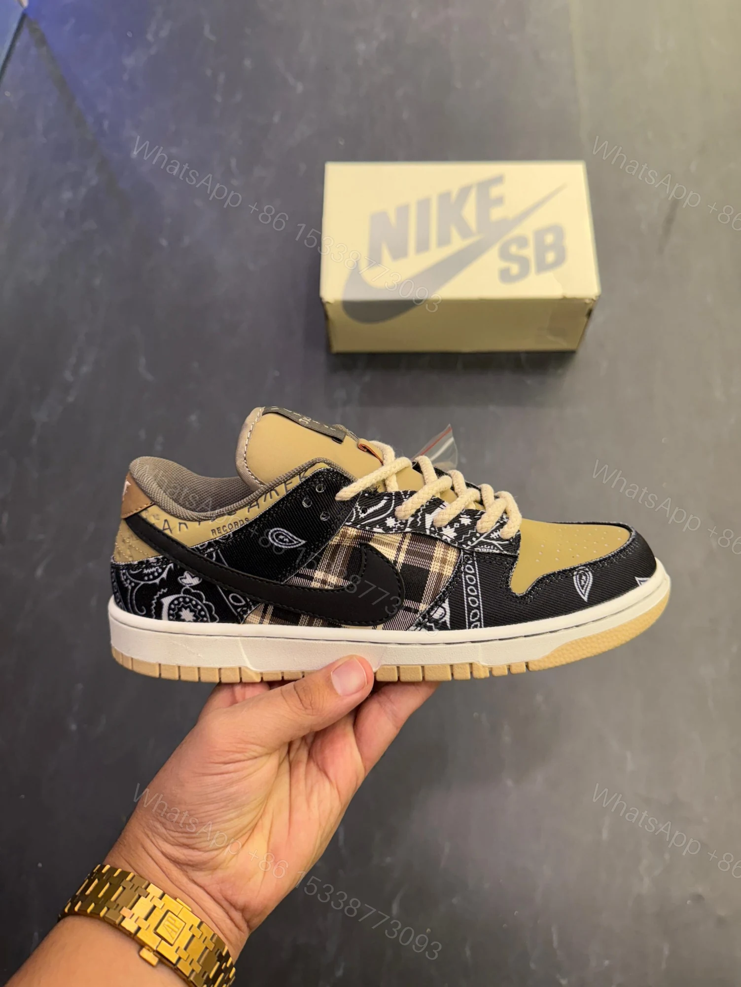 FIRST COPY Nike Jordan SB Dunk X Travis Scott Cactus Jack — view 1