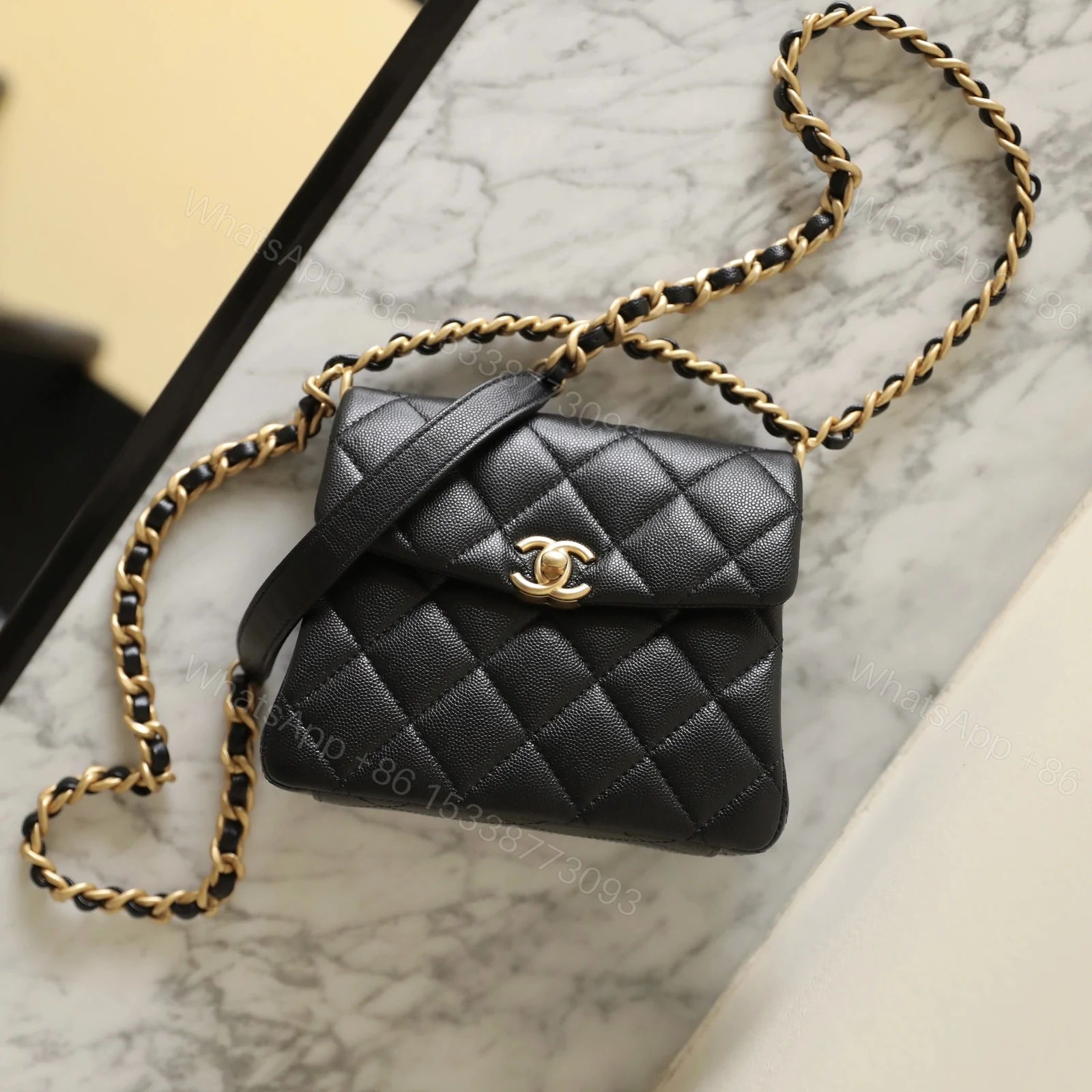 View 17 of 高仿Chanel*24S系列AS4472黑色球紋牛皮單肩包免檢版