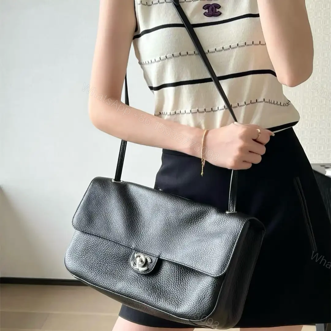 View 24 of 高仿Chanel*26S系列AS6231粒面小牛皮翻蓋包黑色大號免檢版