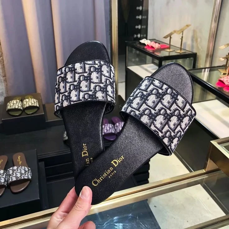 FIRST COPY CHRISTIAN DIOR SANDALS FOR WOMAN — view 1