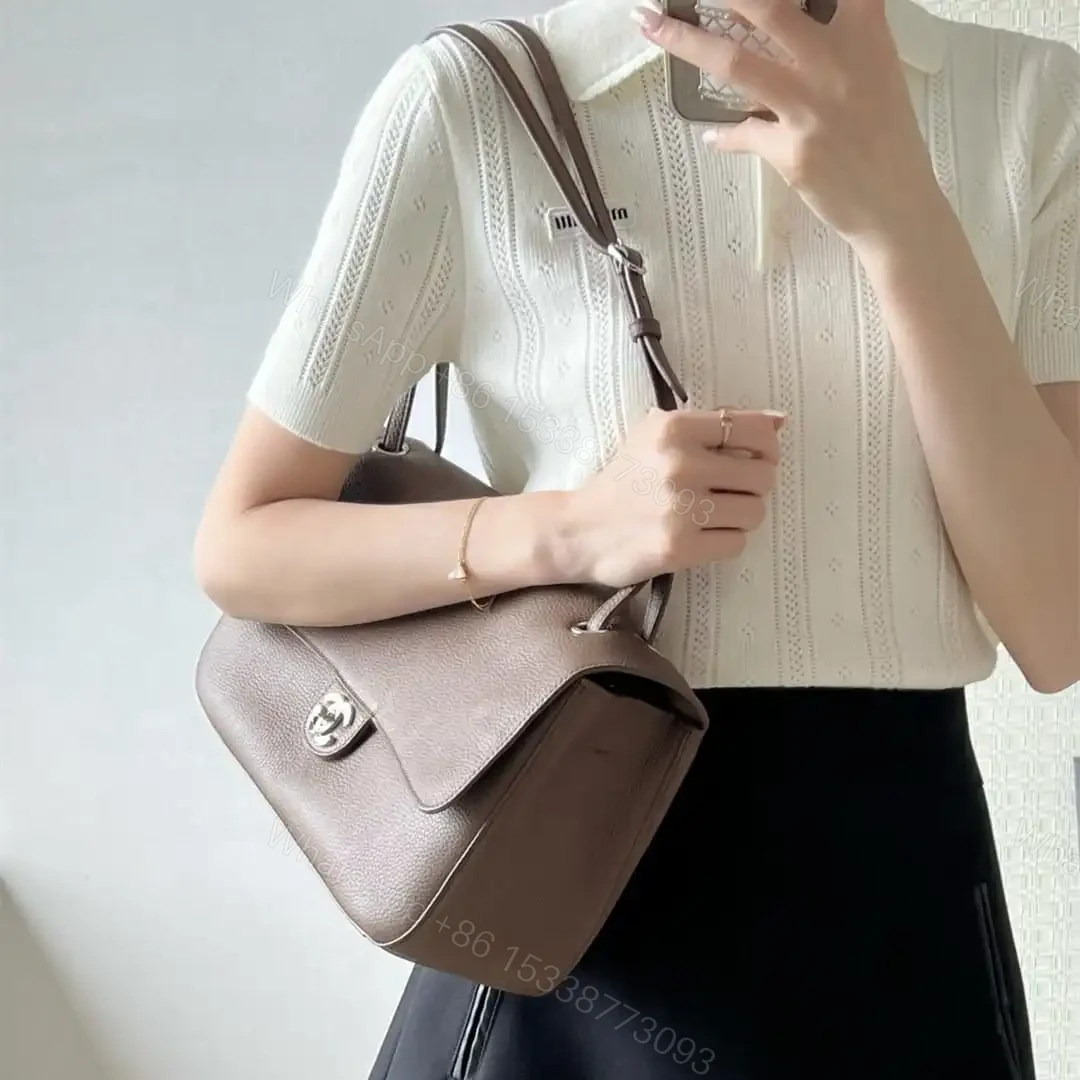 View 18 of 高仿Chanel*26S系列AS6231粒面小牛皮翻蓋包淺棕色大號免檢版