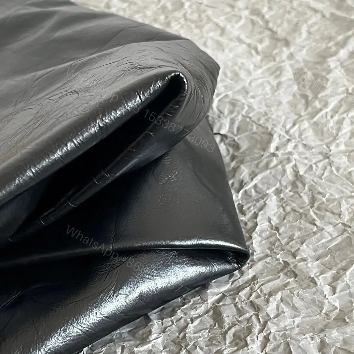 View 15 of 高仿Balenciaga2023年新款Crushtote垃圾袋大號