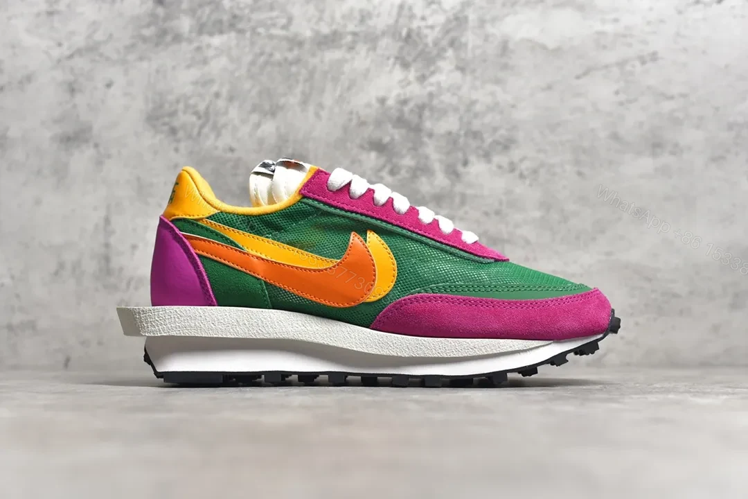 View 3 of Sacai × Nike WAffle pine gree Reps