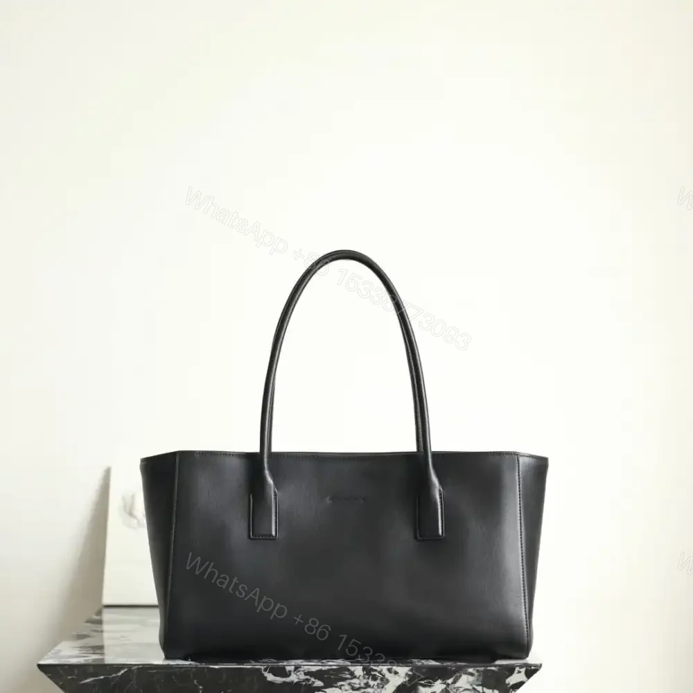 View 2 of 高仿Chanel*26S系列AS6243小牛皮單肩包小號黑色免檢版
