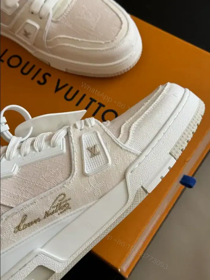 View 3 of LV TRAINER SNEAKER – LSVT423